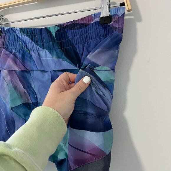 Athleta Blue Print Mesh Racer Run Shorts Size Small - Picture 5 of 6